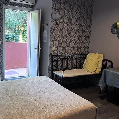 Hotel La Chaumiere Agde Esterno foto