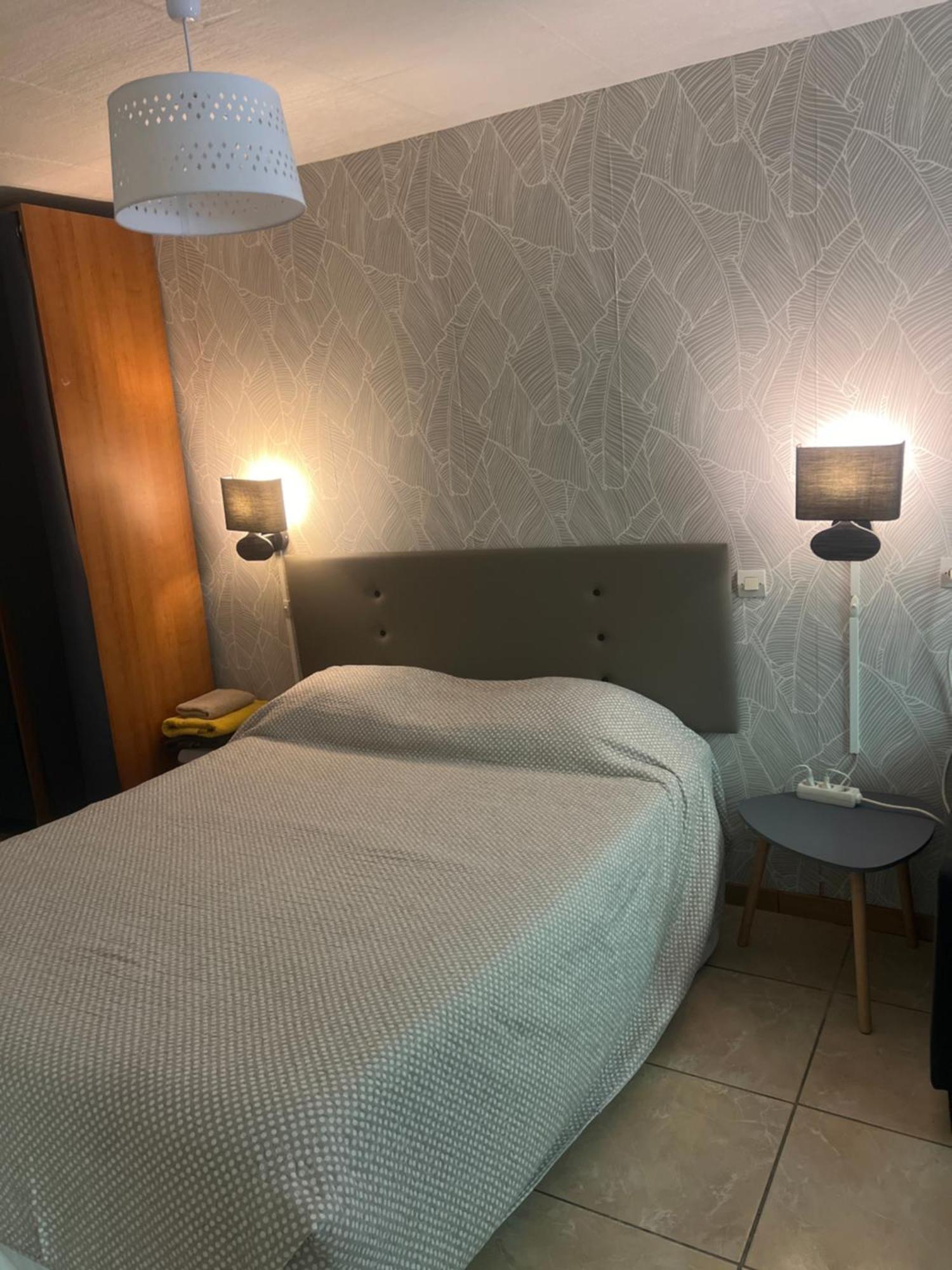 Hotel La Chaumiere Agde Esterno foto