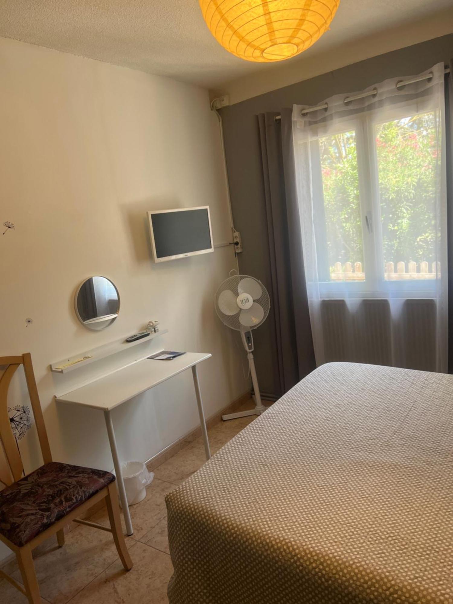Hotel La Chaumiere Agde Esterno foto